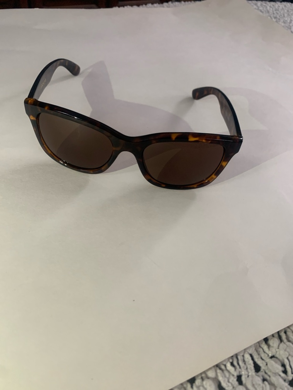 Dockers Tortoiseshell Sunglasses with Brown  without case